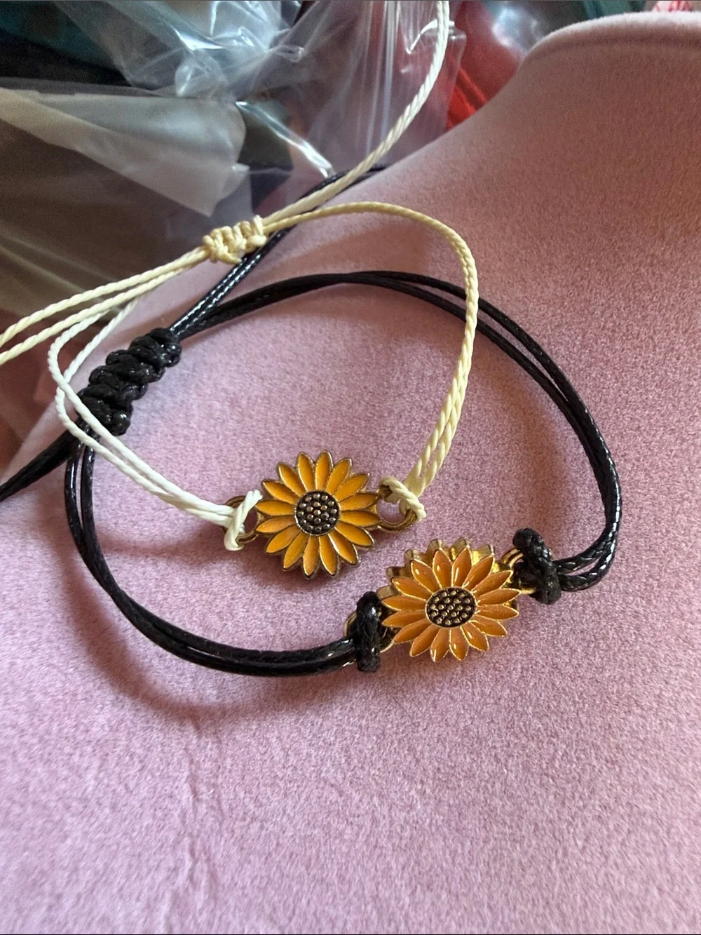 5 Bracelets, 2 Stretch, 2 Adj Pulls, 1 SilverTone 6”, (J0295)